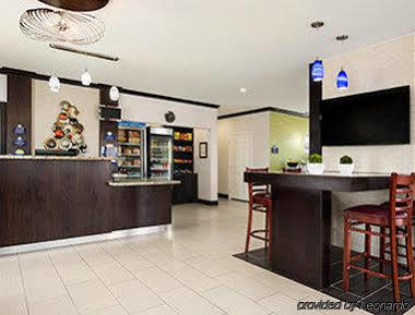 Days Inn Pearsall Экстерьер фото