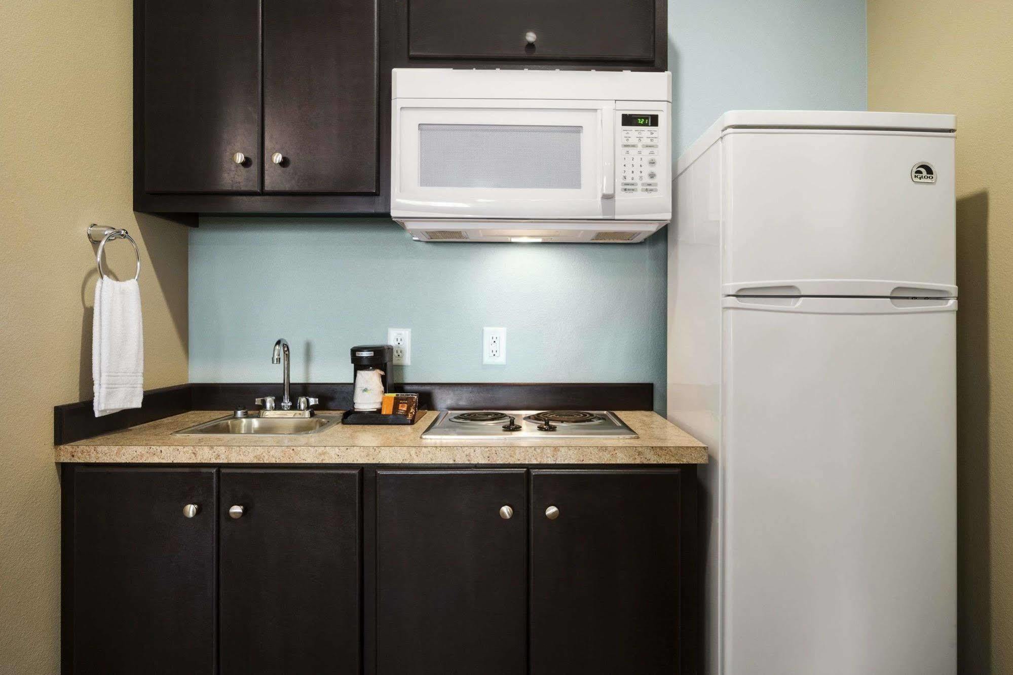 Days Inn Pearsall Экстерьер фото