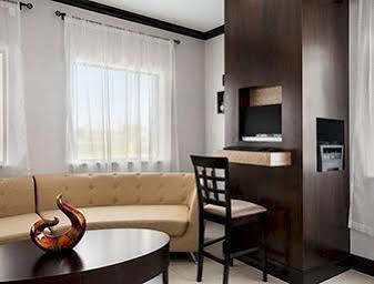 Days Inn Pearsall Экстерьер фото