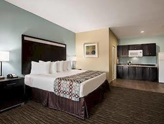 Days Inn Pearsall Экстерьер фото