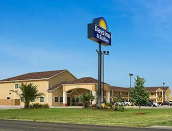 Days Inn Pearsall Экстерьер фото